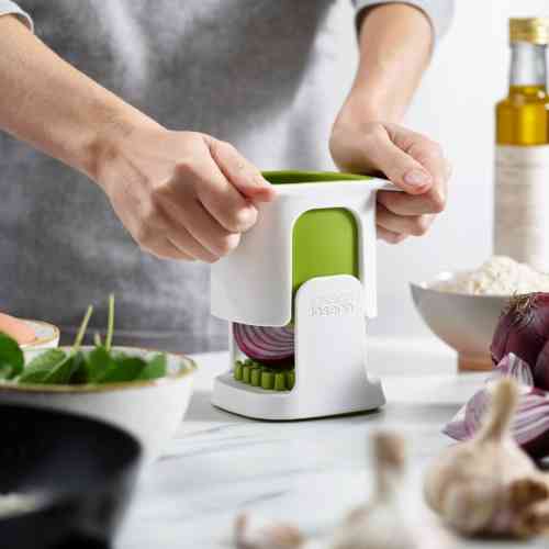 joseph-joseph-chop-cup-vegetable-dicer-20175