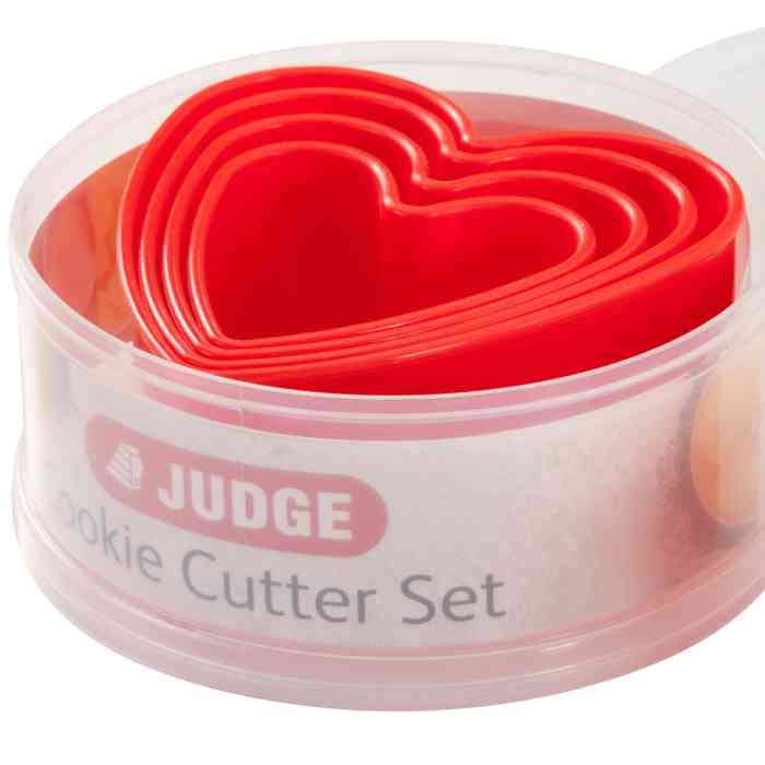 judge-cookie-and-biscuit-cutter-set-hearts