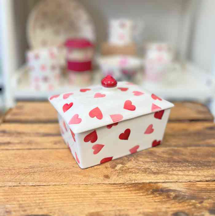 emma-bridgewater-pink-hearts-small-butter-dish