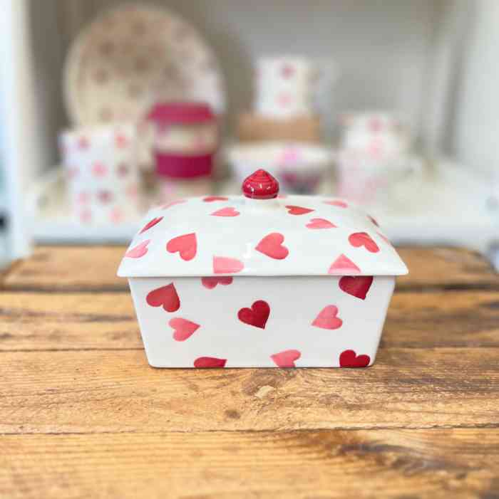 emma-bridgewater-pink-hearts-small-butter-dish