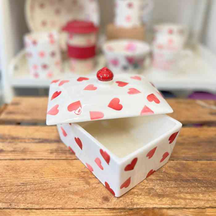 emma-bridgewater-pink-hearts-small-butter-dish