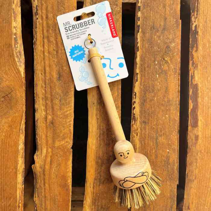 kikkerland-mr-scrubber-scrubbing-brush