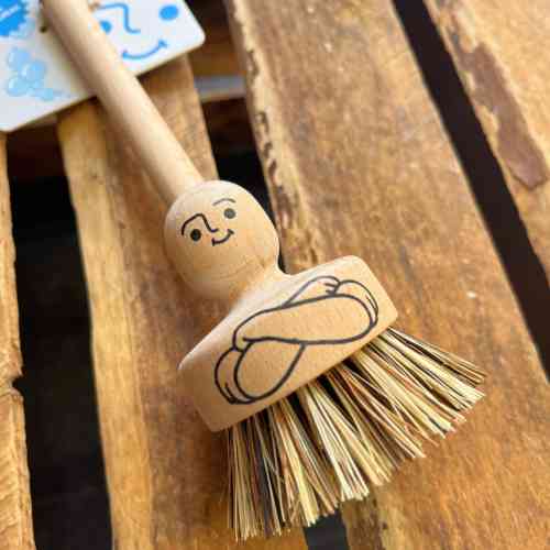 kikkerland-mr-scrubber-scrubbing-brush