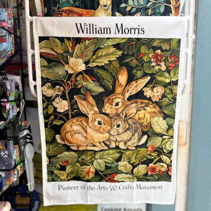 william-morris-rabbits-100-cotton-tea-towel