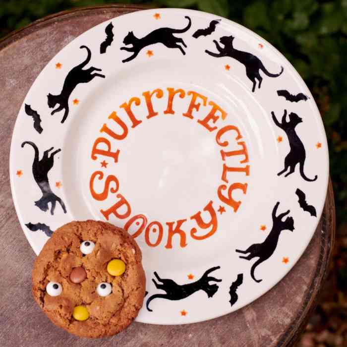 emma-bridgewater-the-wise-witches-black-cats-8-1-2-inch-plate