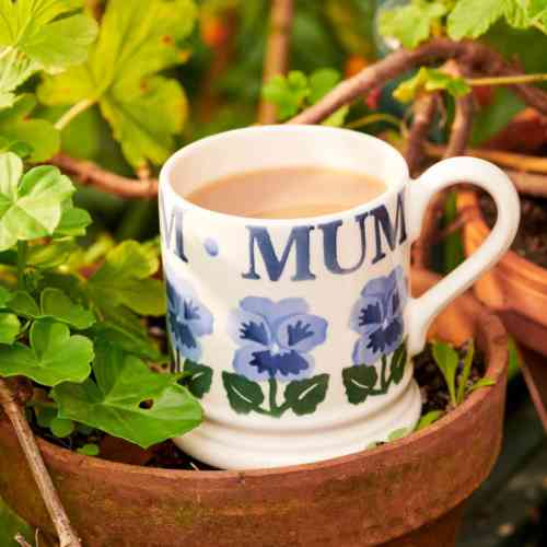 emma-bridgewater-blue-pansies-mum-half-pint-mug