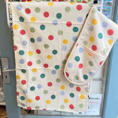 emma-bridgewater-big-polka-dot-double-oven-glove-tea-towel