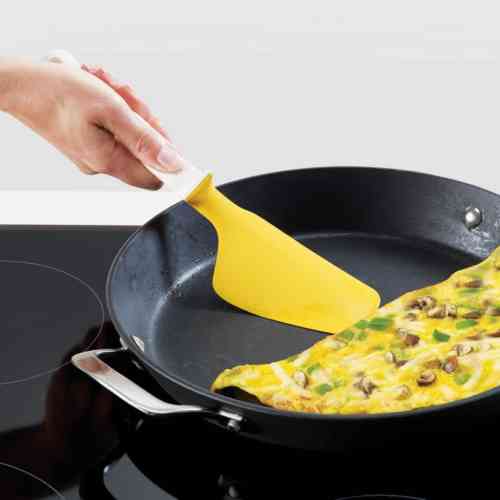 joseph-joseph-elevate-yellow-egg-spatula